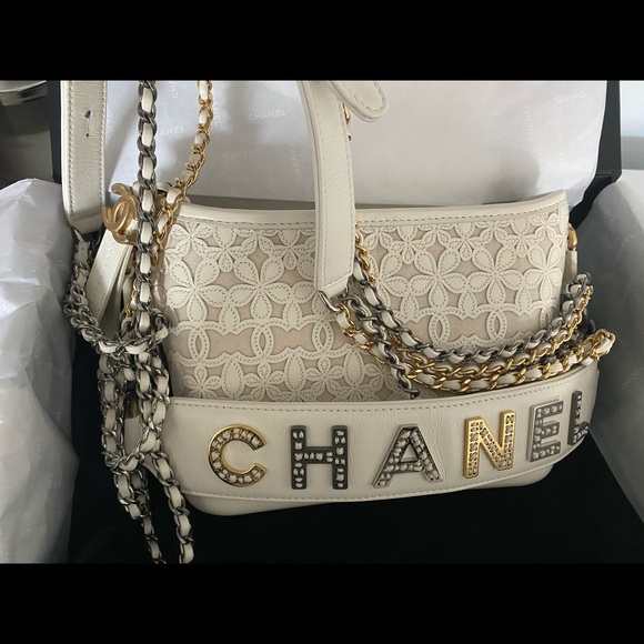 Unique Chanel hobo mini bag - Picture 3 of 8